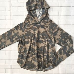 tresics camo pullover hooded sweatshirt medium